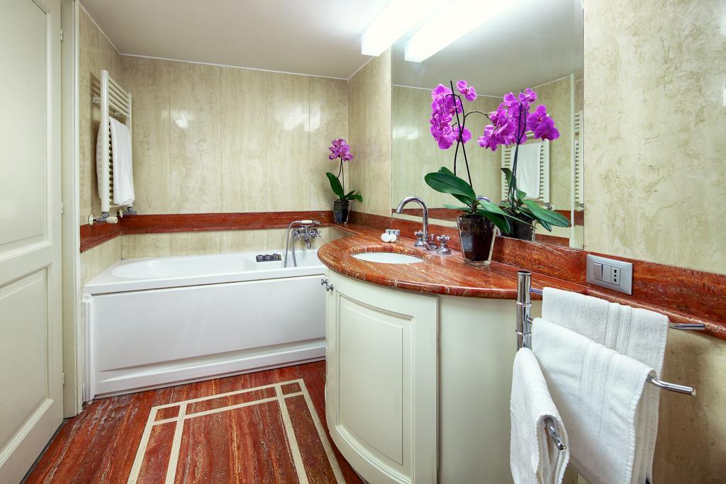White Style Gambero Apartment Rome Room photo